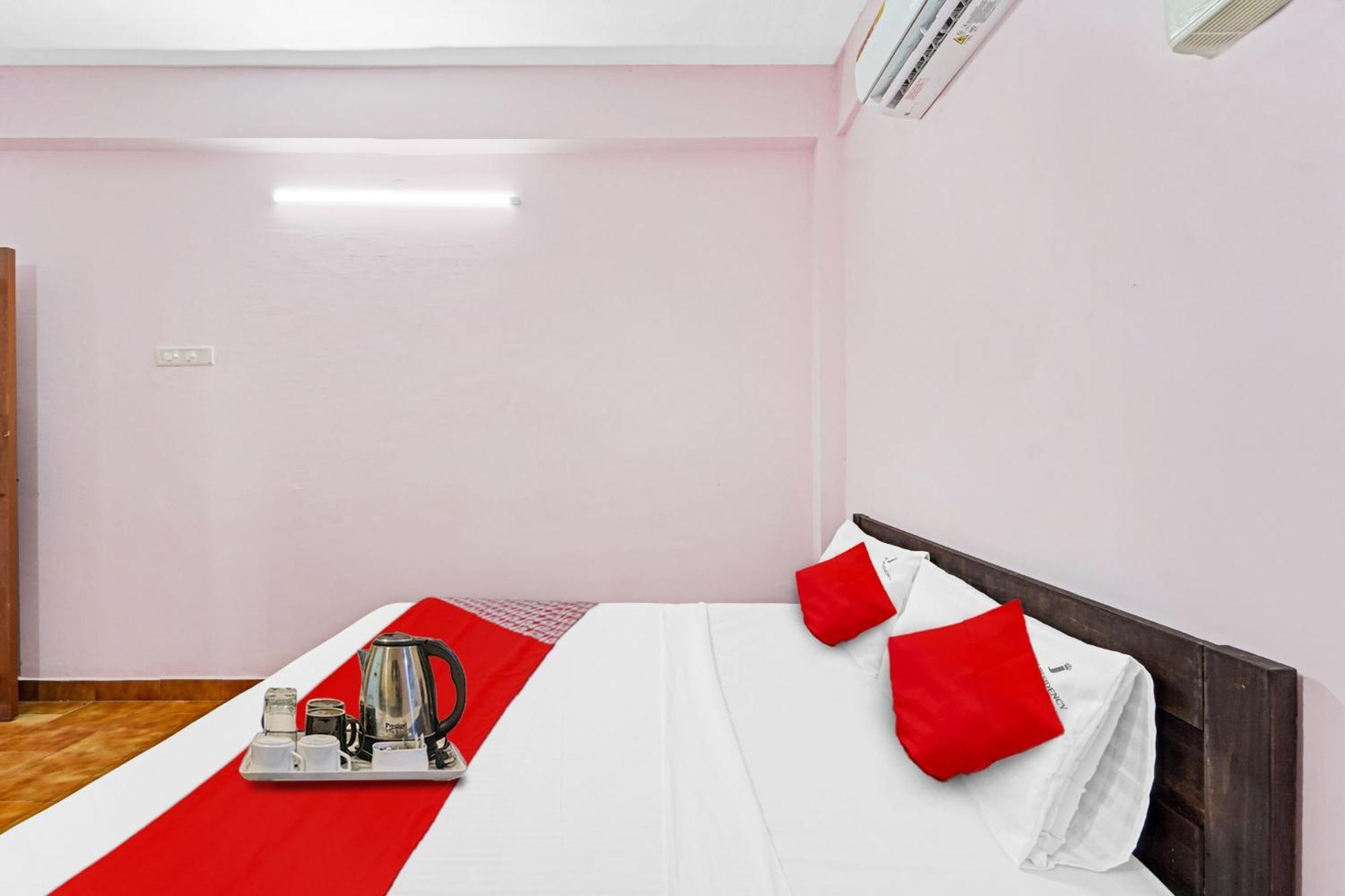 Hotel O Karapakkam, Madras Buitenkant foto